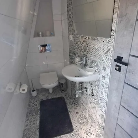 Stara Szkola Pokoje Goscinne Leba Exterior photo