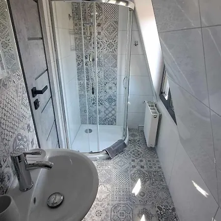 Stara Szkola Pokoje Goscinne Leba Exterior photo